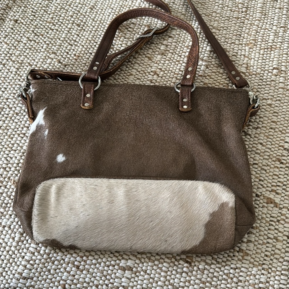 Wild Goose Cowhide Tote - Picture 3 of 10